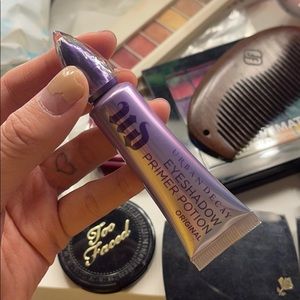 Urban Decay eyeshadow primer